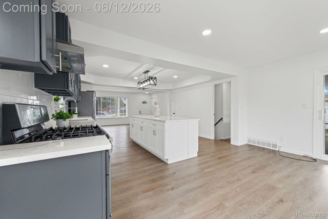 33190 Priehs Court, Sterling Heights, MI 48312