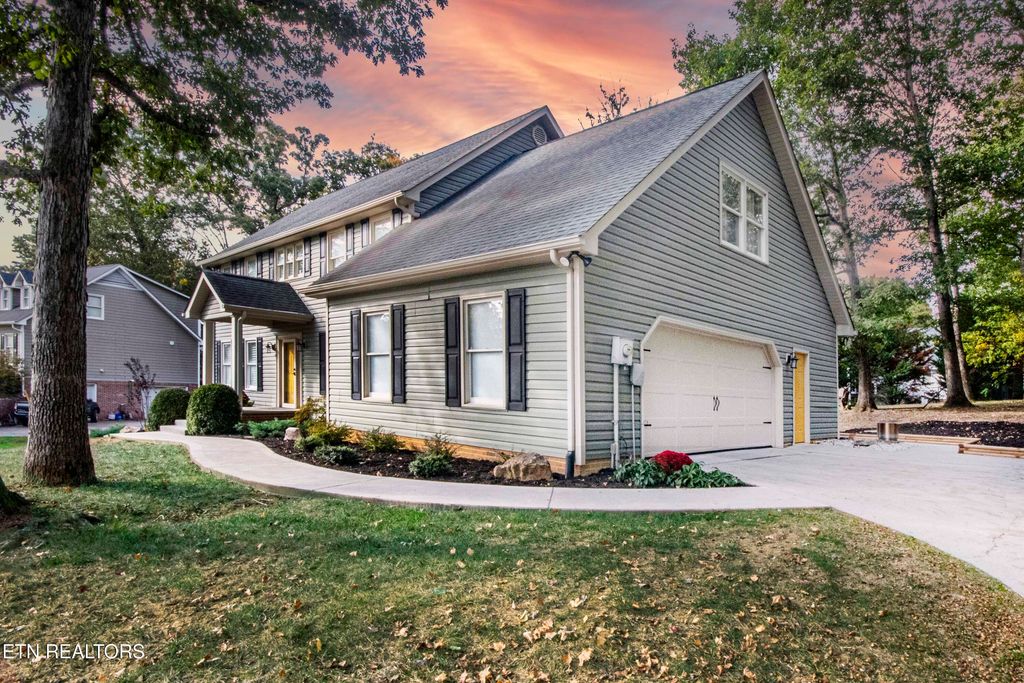 621 Glen Willow Drive, Knoxville, TN 37934