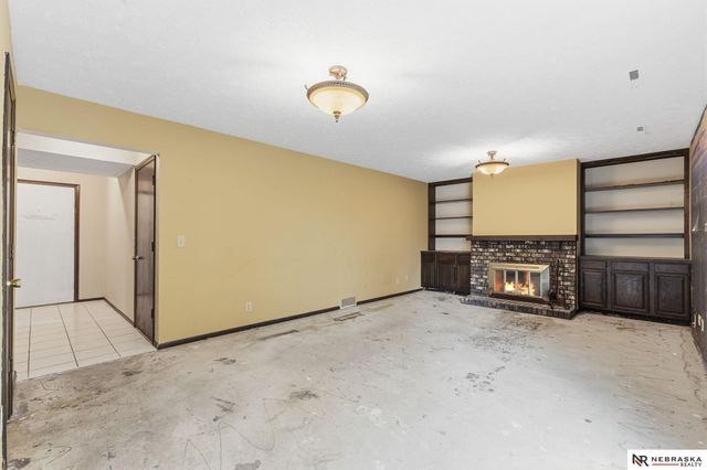 1125 Laport Drive, Papillion, NE 68046