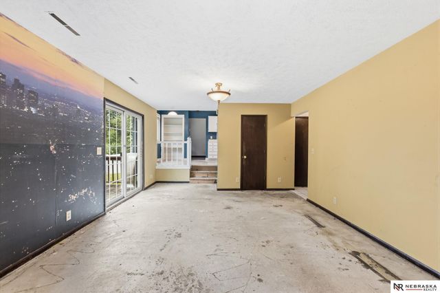 1125 Laport Drive, Papillion, NE 68046