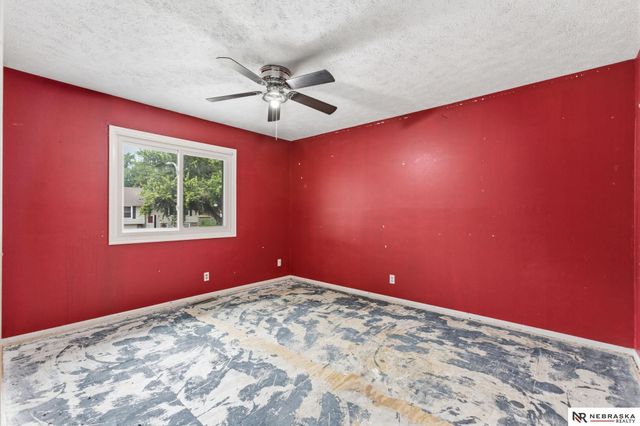 1125 Laport Drive, Papillion, NE 68046