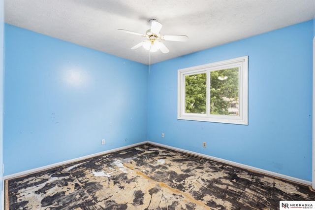 1125 Laport Drive, Papillion, NE 68046