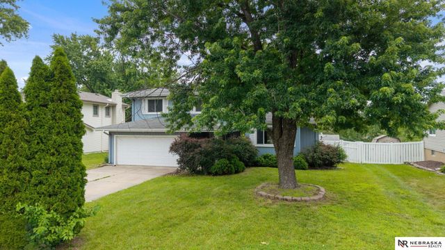 1125 Laport Drive, Papillion, NE 68046