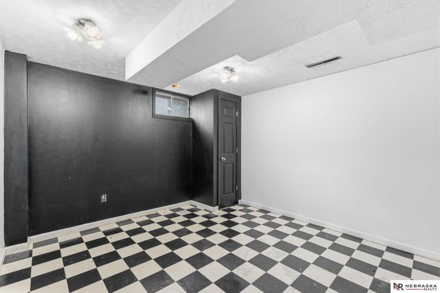 1125 Laport Drive, Papillion, NE 68046