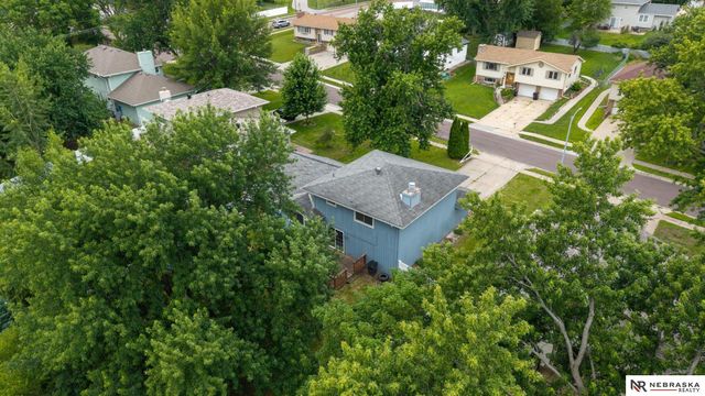 1125 Laport Drive, Papillion, NE 68046