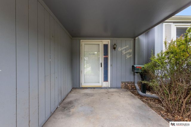 1125 Laport Drive, Papillion, NE 68046