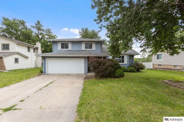 1125 Laport Drive, Papillion, NE 68046
