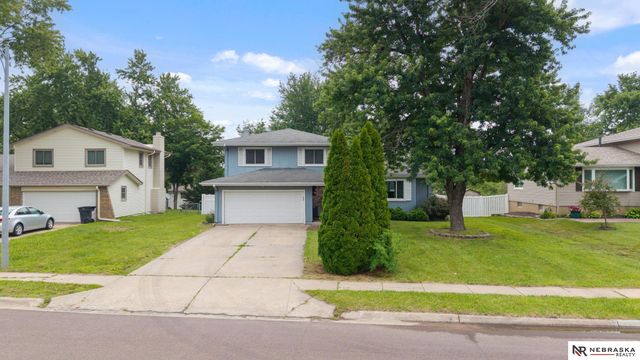 1125 Laport Drive, Papillion, NE 68046