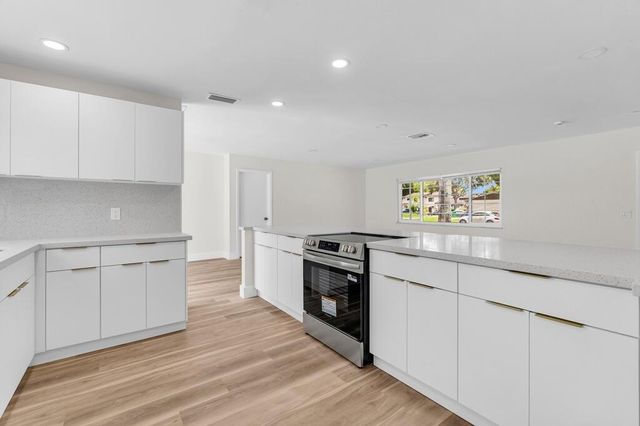 3905 E Woodscape Drive, Miramar, FL 33023