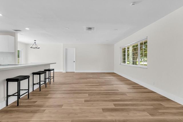 3905 E Woodscape Drive, Miramar, FL 33023