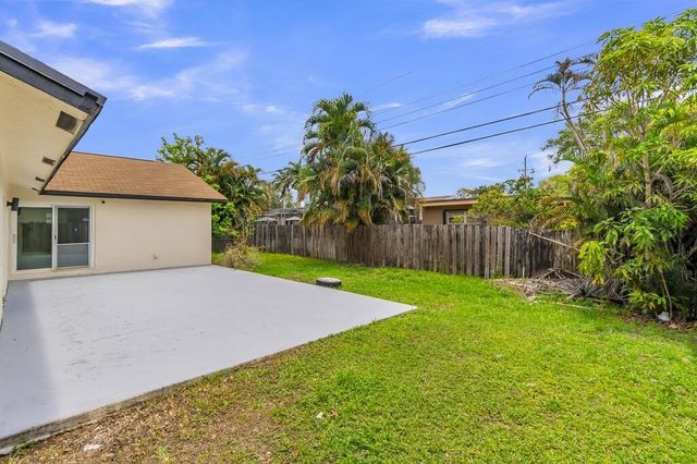 3905 E Woodscape Drive, Miramar, FL 33023