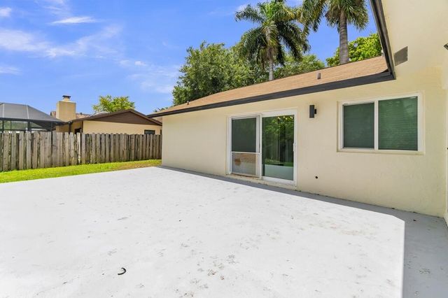 3905 E Woodscape Drive, Miramar, FL 33023
