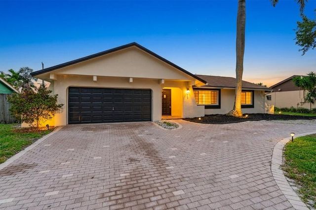 3905 E Woodscape Drive, Miramar, FL 33023