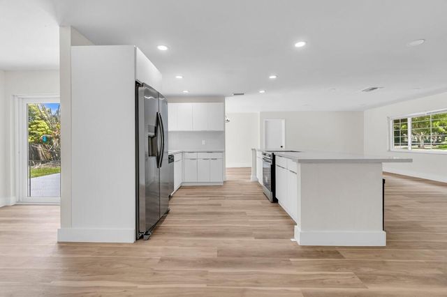 3905 E Woodscape Drive, Miramar, FL 33023