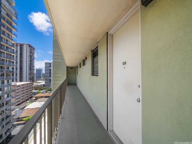 1561 Pensacola Street 1002, Honolulu, HI 96822