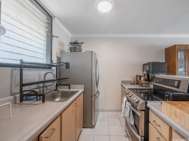 1561 Pensacola Street 1002, Honolulu, HI 96822
