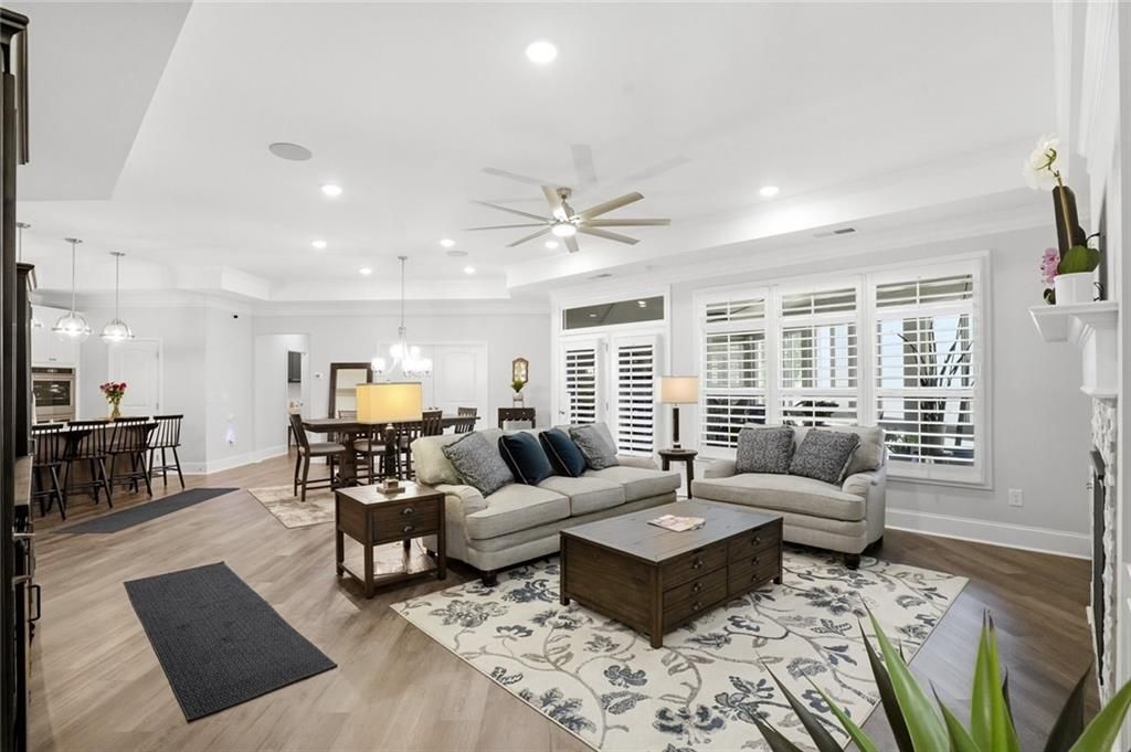 Image 10 of property listing at 5105 Dillingham Drive NW, Acworth, GA 30101