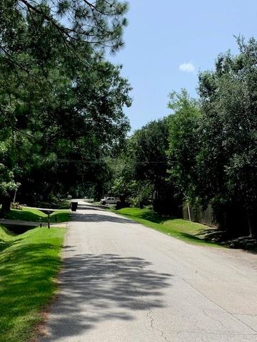 1630 Crestdale Drive, Houston, TX 77080