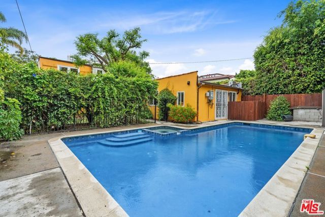 828 N Crescent Heights Boulevard, Los Angeles, CA 90046
