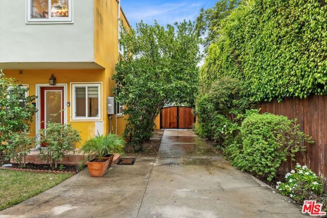 828 N Crescent Heights Boulevard, Los Angeles, CA 90046
