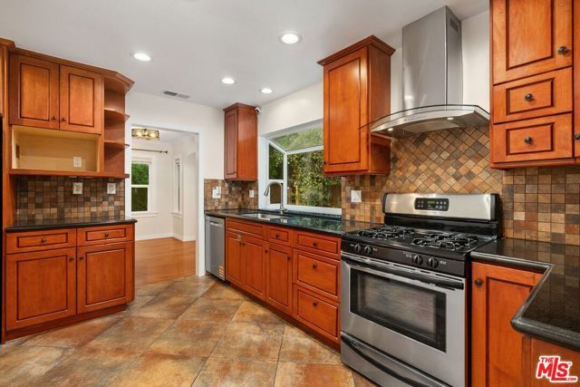 828 N Crescent Heights Boulevard, Los Angeles, CA 90046