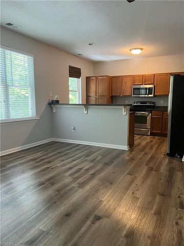 991 Hollymeade CIR, Newport News, VA 23602