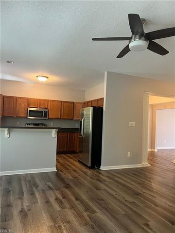 991 Hollymeade CIR, Newport News, VA 23602