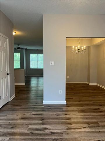 991 Hollymeade CIR, Newport News, VA 23602