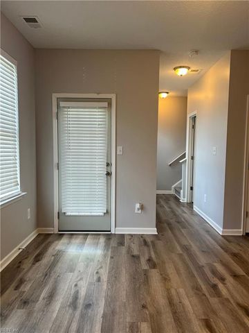 991 Hollymeade CIR, Newport News, VA 23602