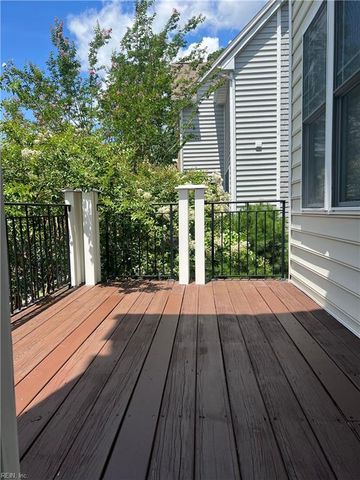 991 Hollymeade CIR, Newport News, VA 23602