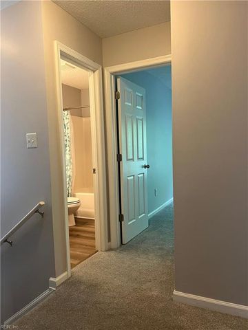 991 Hollymeade CIR, Newport News, VA 23602
