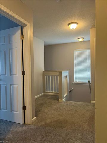 991 Hollymeade CIR, Newport News, VA 23602