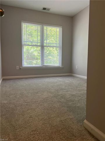 991 Hollymeade CIR, Newport News, VA 23602