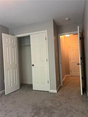 991 Hollymeade CIR, Newport News, VA 23602