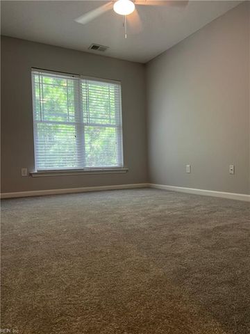 991 Hollymeade CIR, Newport News, VA 23602