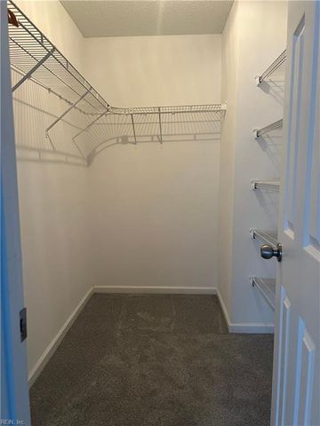 991 Hollymeade CIR, Newport News, VA 23602