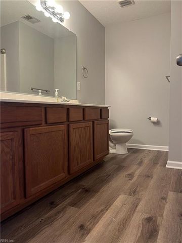 991 Hollymeade CIR, Newport News, VA 23602