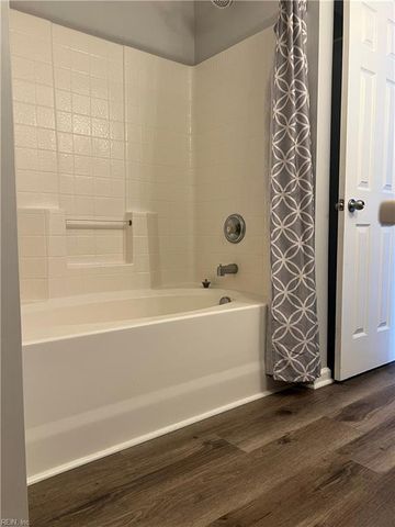 991 Hollymeade CIR, Newport News, VA 23602