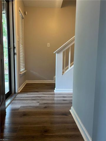 991 Hollymeade CIR, Newport News, VA 23602
