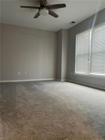 991 Hollymeade CIR, Newport News, VA 23602