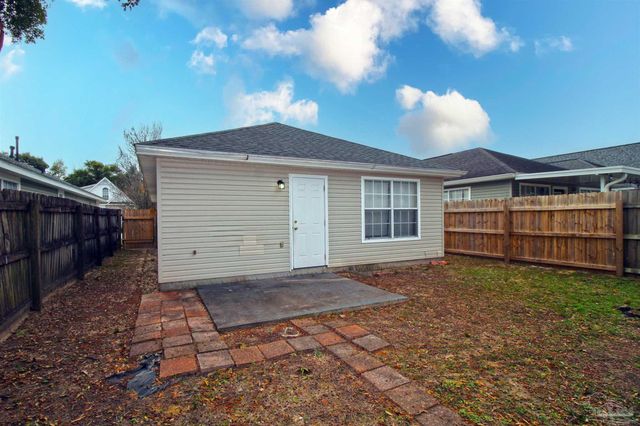 130 Wildflower Ln, Pensacola, FL 32514