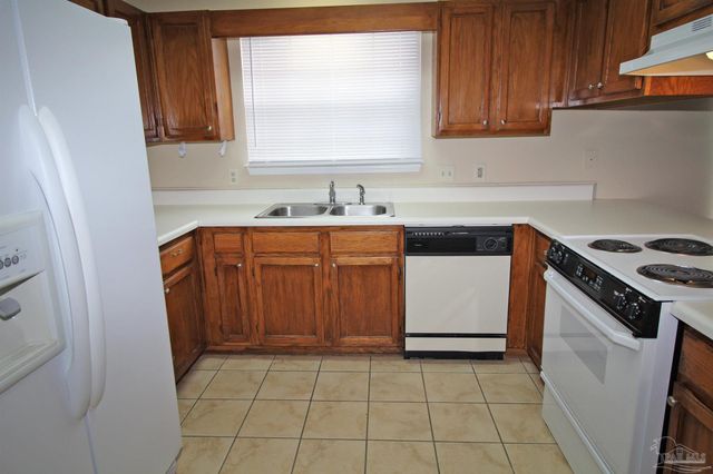 130 Wildflower Ln, Pensacola, FL 32514