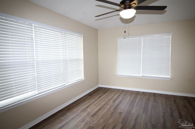 130 Wildflower Ln, Pensacola, FL 32514