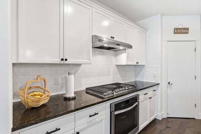 1323 N Traverse Avenue, Clovis, CA 93619