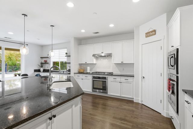 1323 N Traverse Avenue, Clovis, CA 93619