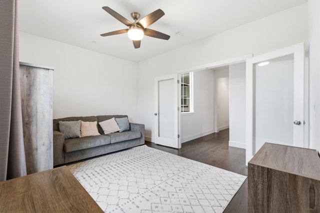 1323 N Traverse Avenue, Clovis, CA 93619