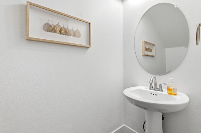 1323 N Traverse Avenue, Clovis, CA 93619