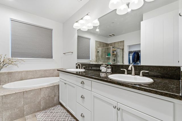 1323 N Traverse Avenue, Clovis, CA 93619