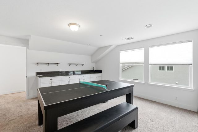 1323 N Traverse Avenue, Clovis, CA 93619