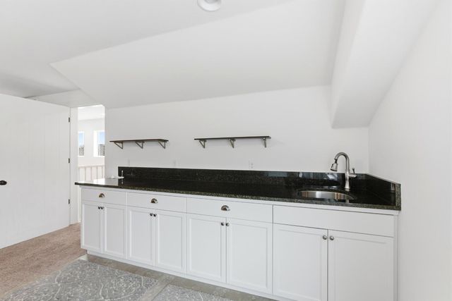 1323 N Traverse Avenue, Clovis, CA 93619